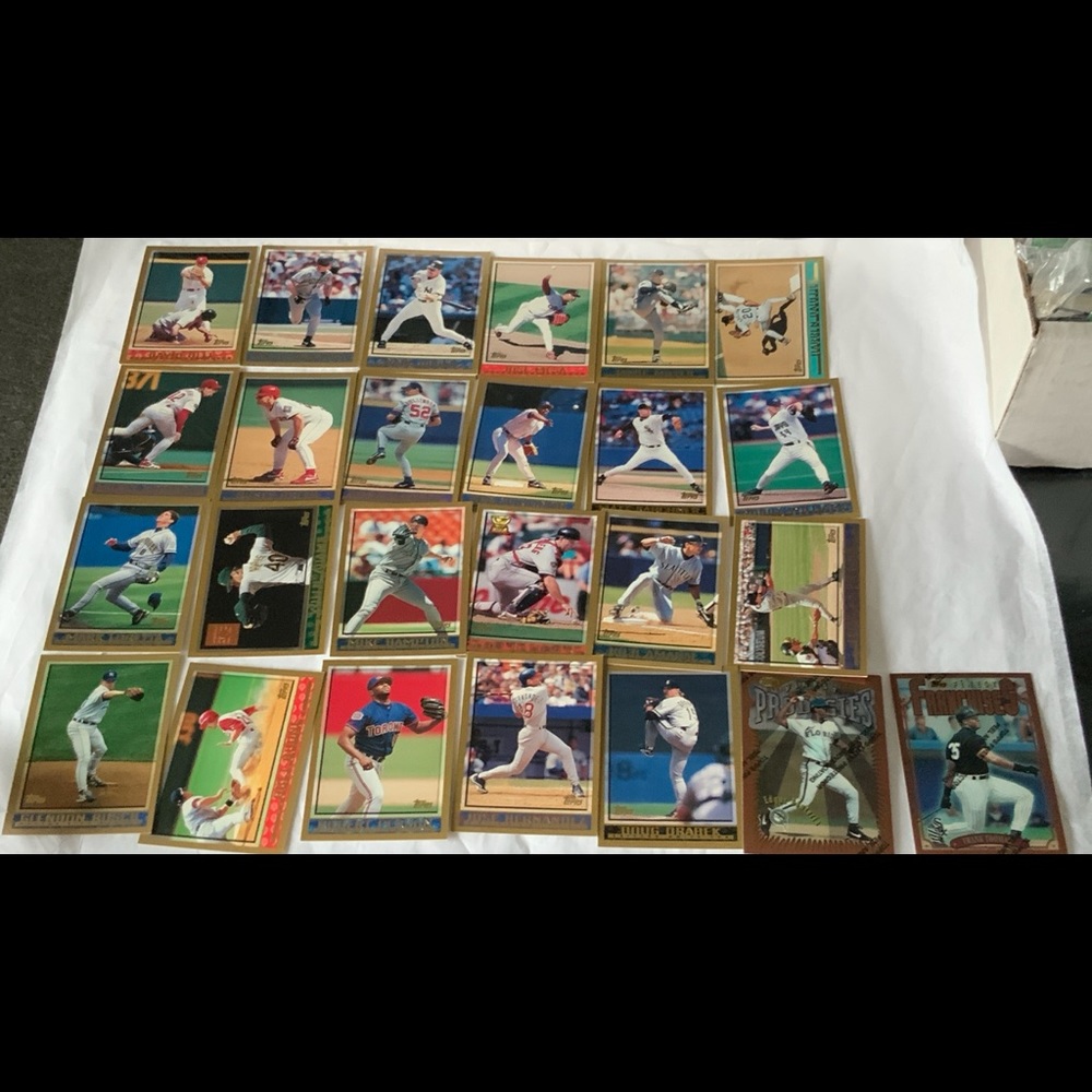 Bundle of Baseball Cards Lot 339